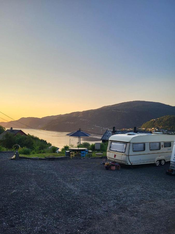 Campingplatz Landlig, Nydelig Og Fjord Utsikt - Sentralt *